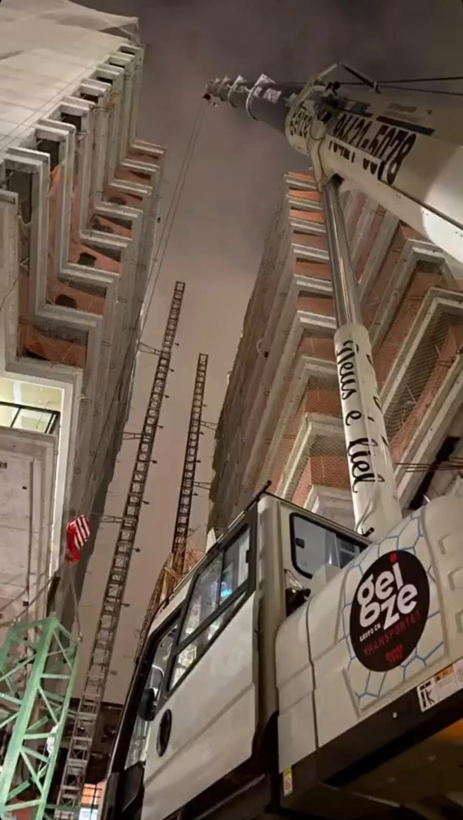GUINDASTE 90TON PARA CONSTRUÇÃO CIVIL